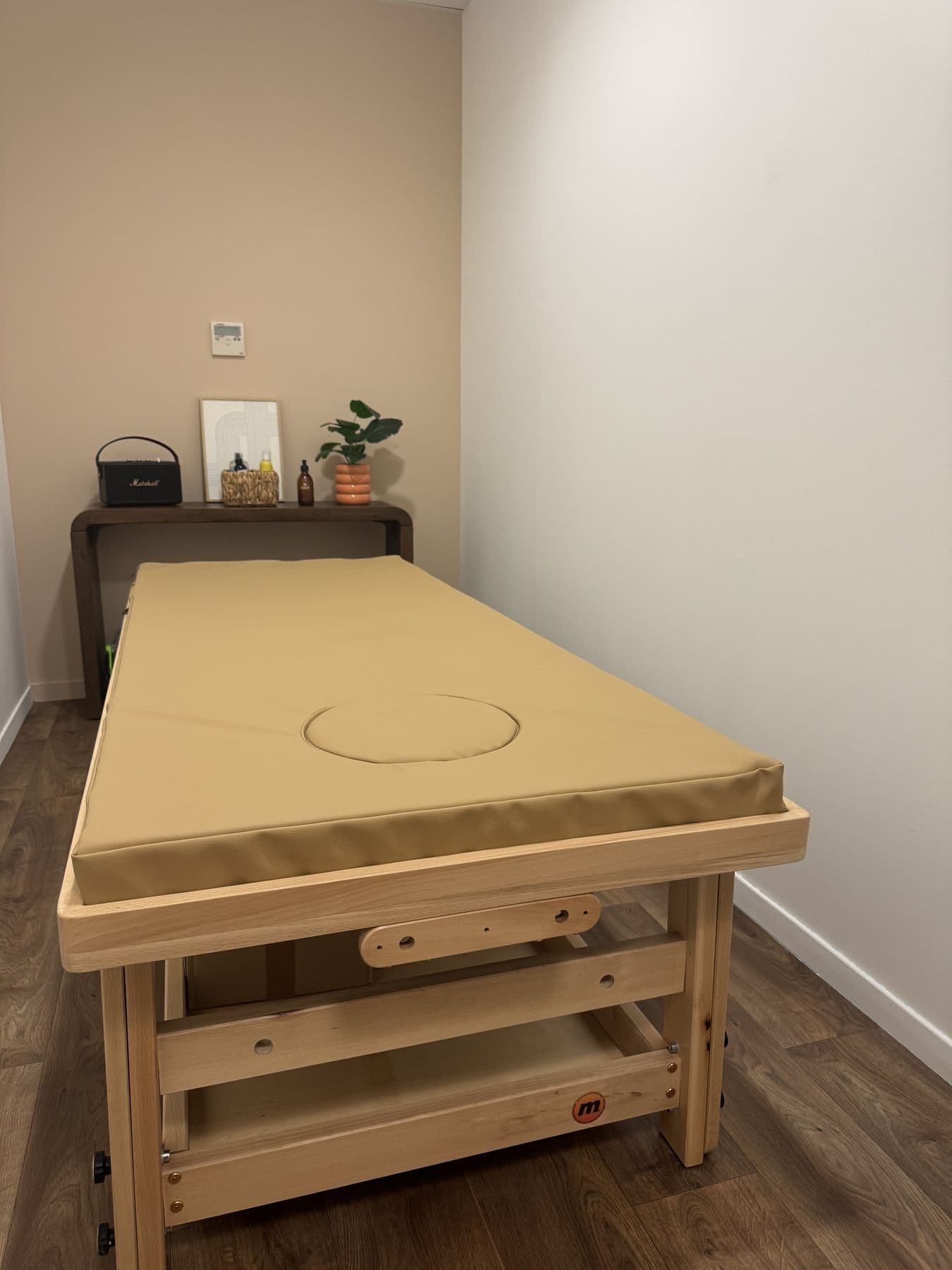 Salle de stretching assisté sur table